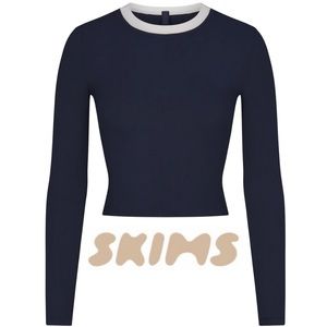 SKIMS NAVY RINGER LONG SLEEVE CROP TOP